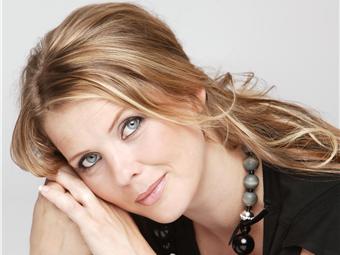 Babette van Veen is een telefoonjunk Babette van Veen is een telefoonjunk